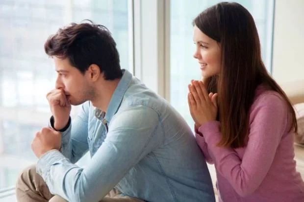 با همسر بی ذوق و بی احساسم چه کنم ؟