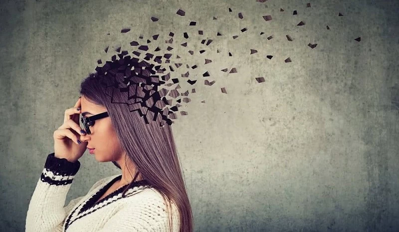 تفاوت فراموشی با آلزایمر چیست؟ ۷ نشانه و روش پیشگیری