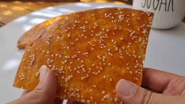 طرز تهیه نان قندی ۳ سوته بدون خمیرمایه و ورز دادن