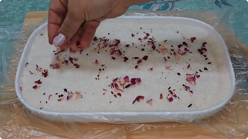 دسر نارگیلی یخچالی که همه عاشقش می شن | فقط ۴ قلم مواد، بدون فر و مجلسی