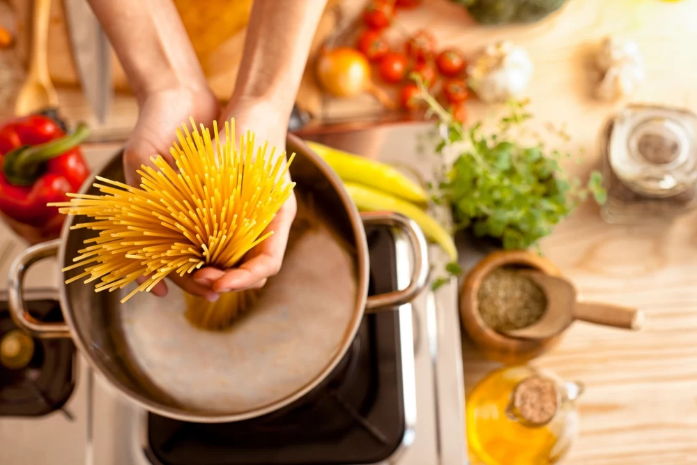 دلایل چسبیدن ماکارونی