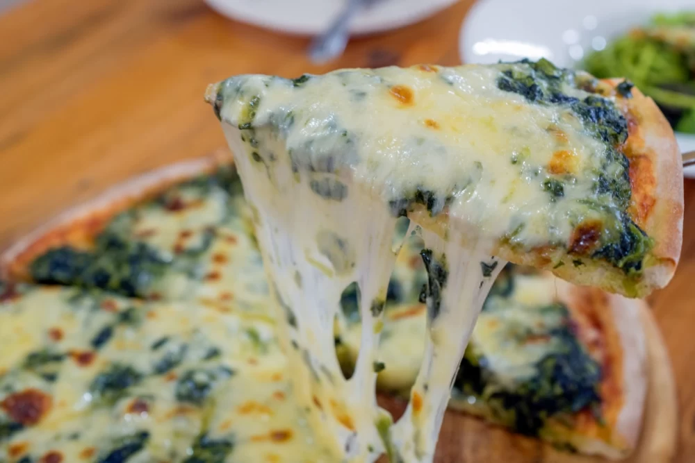 پیتزا مرغ و اسفناج