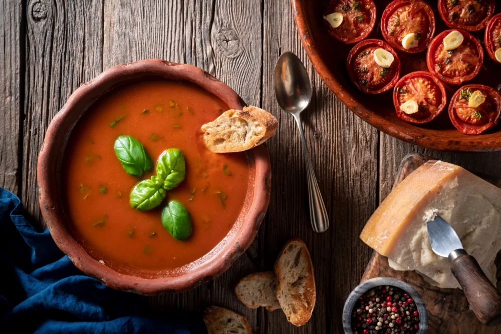 مراحل تهیه سوپ گوجه و پنیر