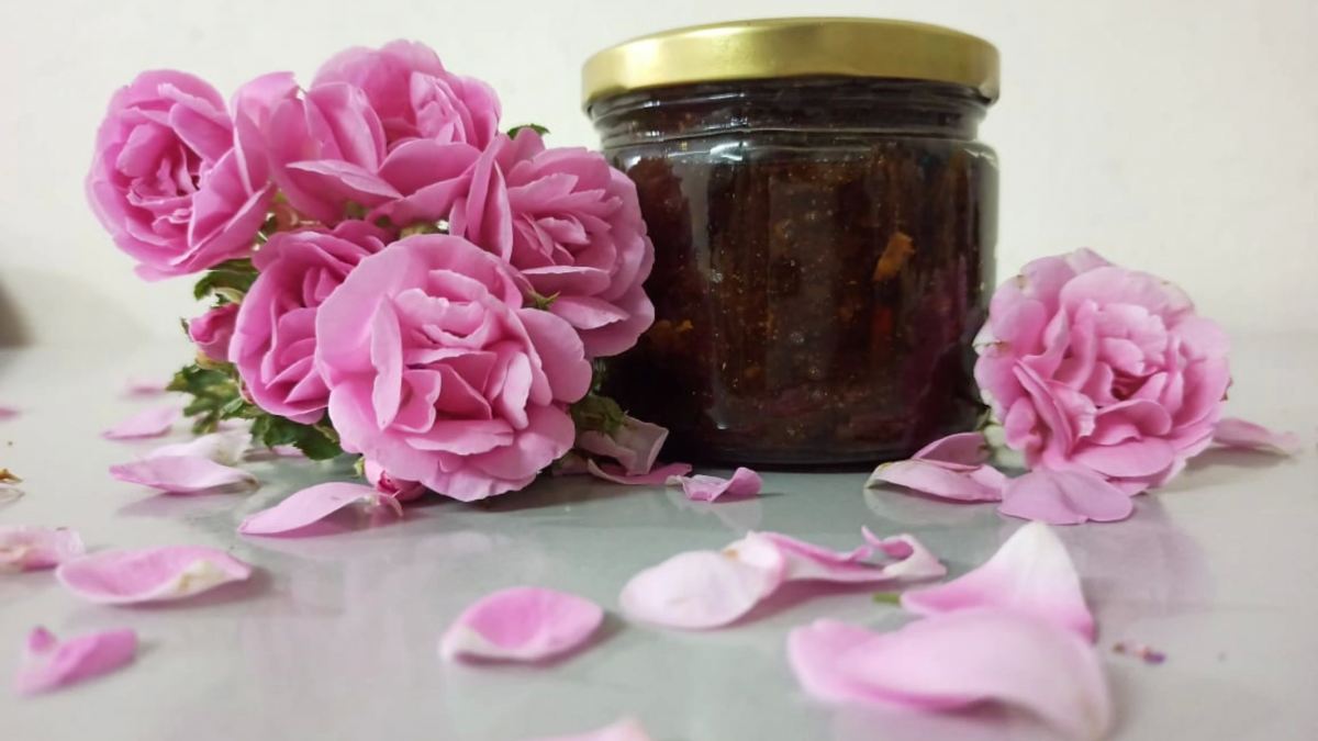 طرز تهیه مربا گل محمدی 