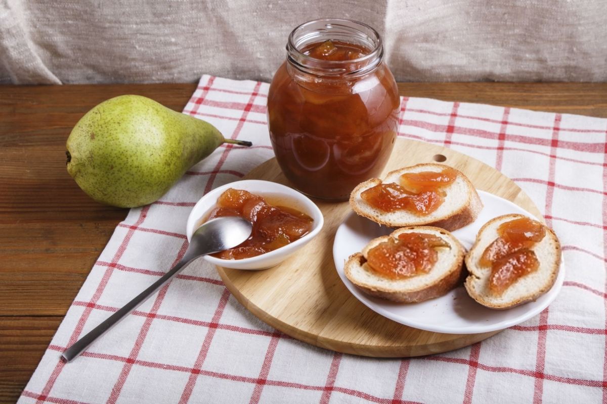 تهیه مربای گلابی جنگلی