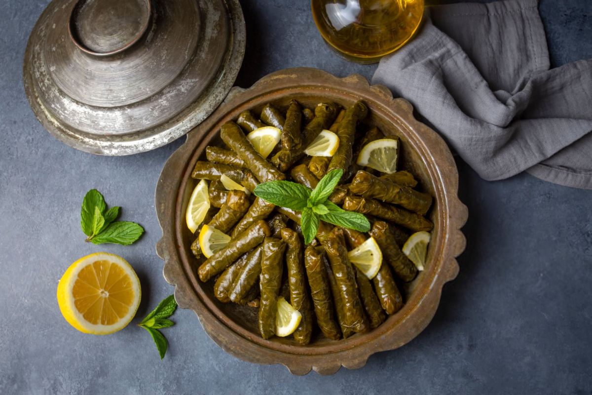 دلمه برگ مو لرستانی