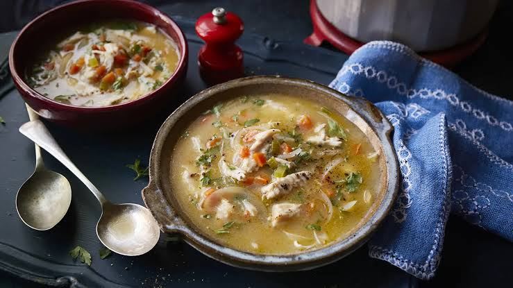 پخت سوپ با عصاره مرغ یا گوشت