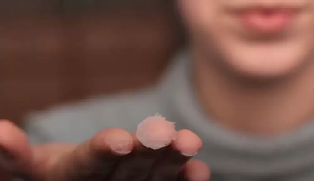 قبل از خواب به صورت وازلین بزنیم یا نه ؟