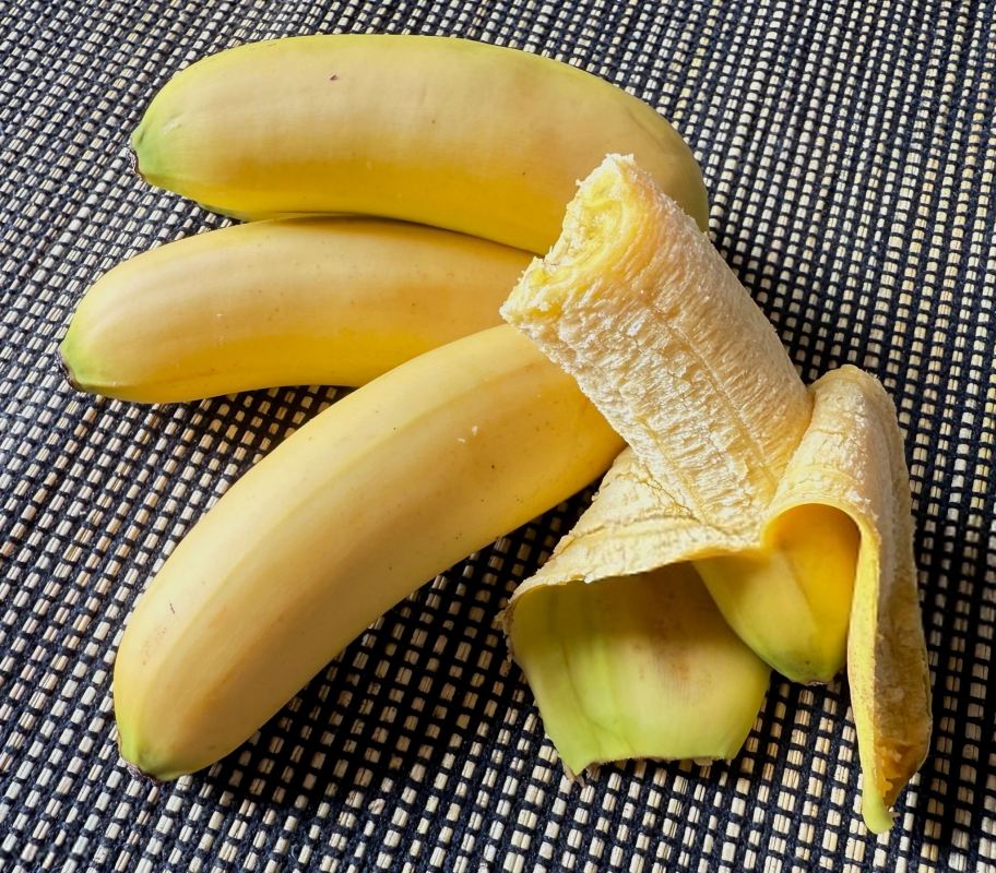 کالری لواشک موز