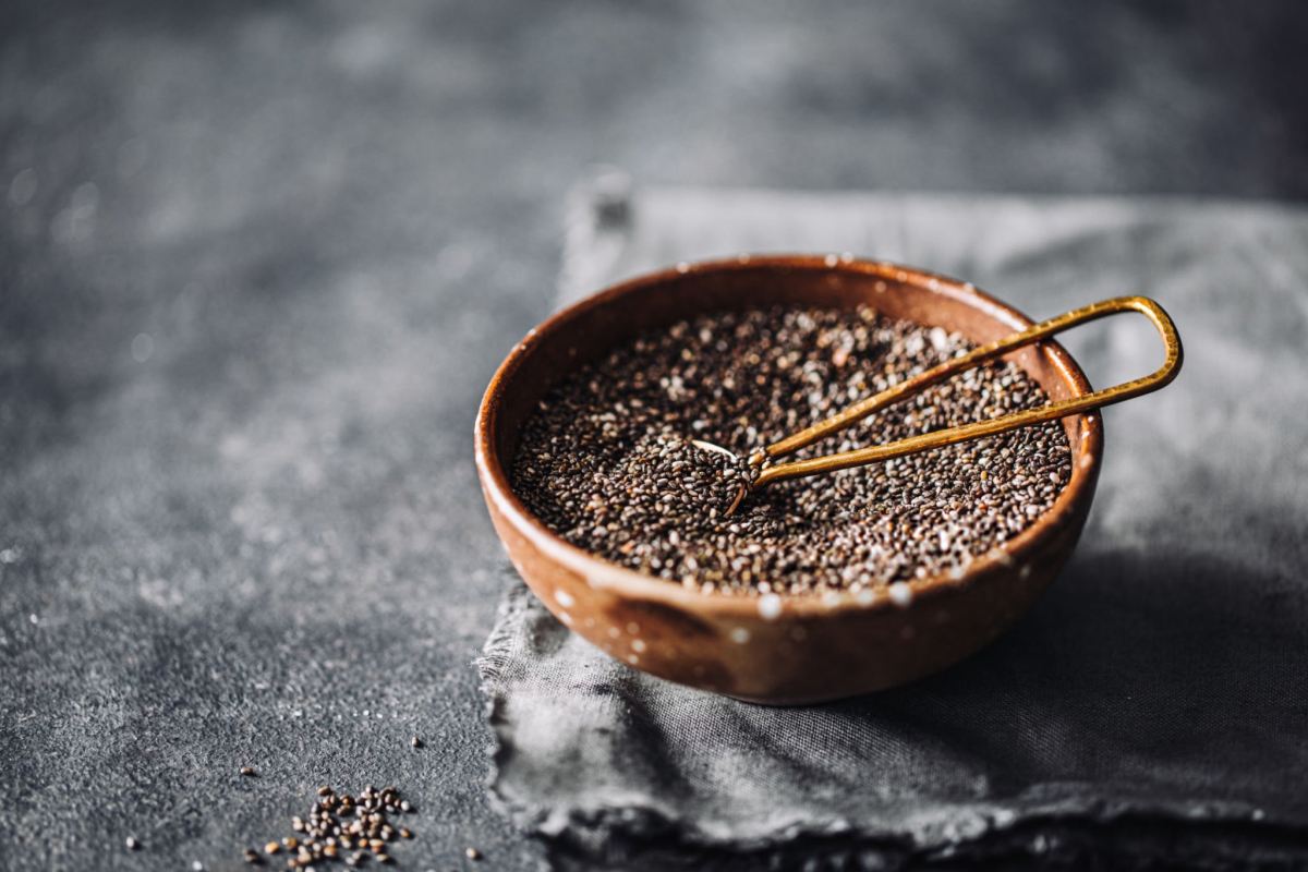 دانه چیا برای چه کسانی مضر است