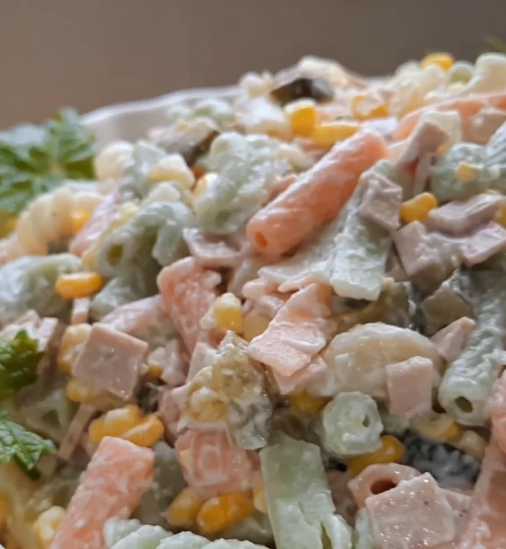 طرز تهیه سالاد ماکارونی با کالباس