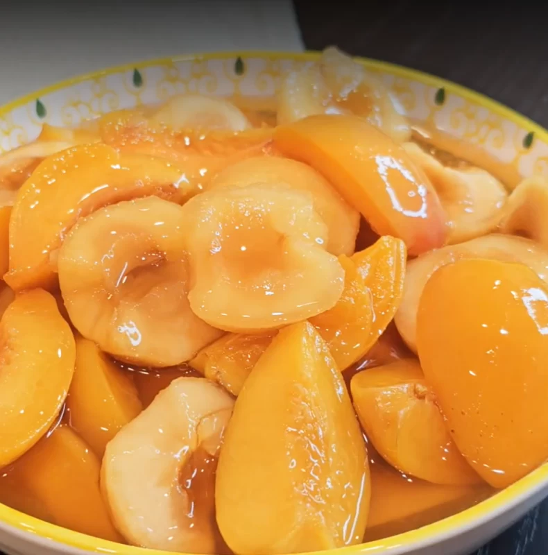  تهیه کردن کمپوت سیب