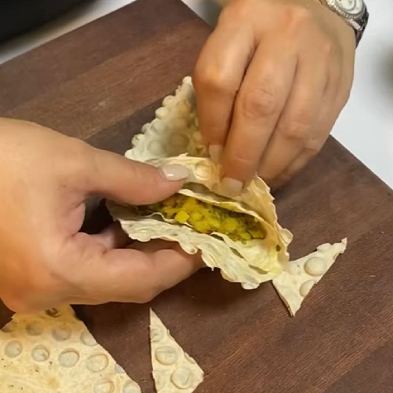 آموزش پیچیدن سمبوسه با نان لواش