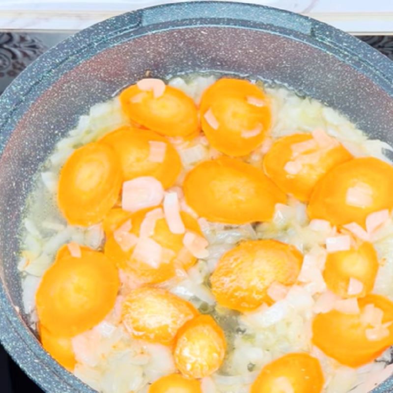 تفت دادن پیاز و هویج