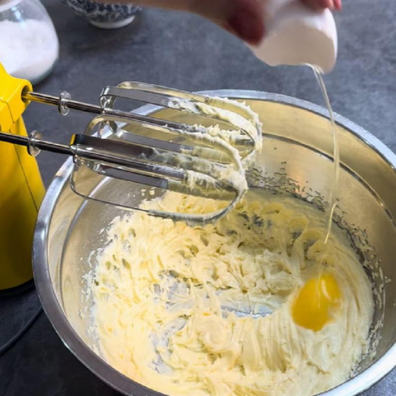 تهیه خمیر شیرینی مشهدی