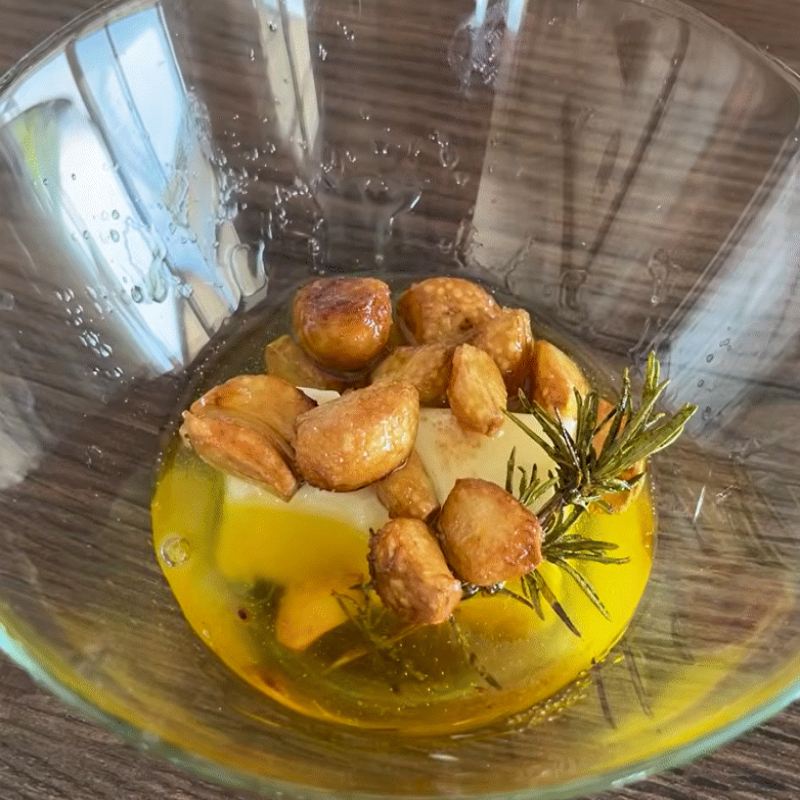 آماده کردن سس سیر و کره