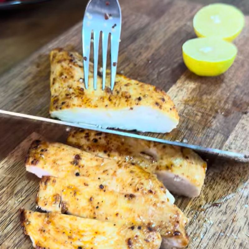 سینه مرغ گریل شده