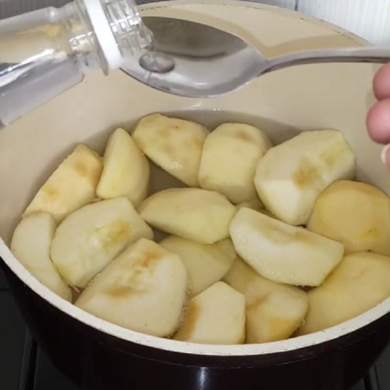 سیب ها را با حرارت ملایم بپزید