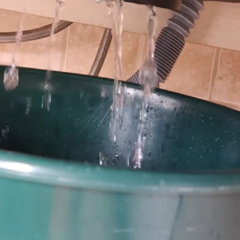 هنگام شست وشوی قطعات مراقب آب باشید
