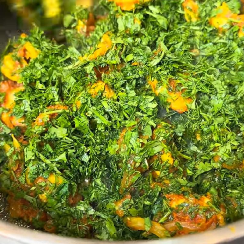 اضافه کردن شوید و گشنیز