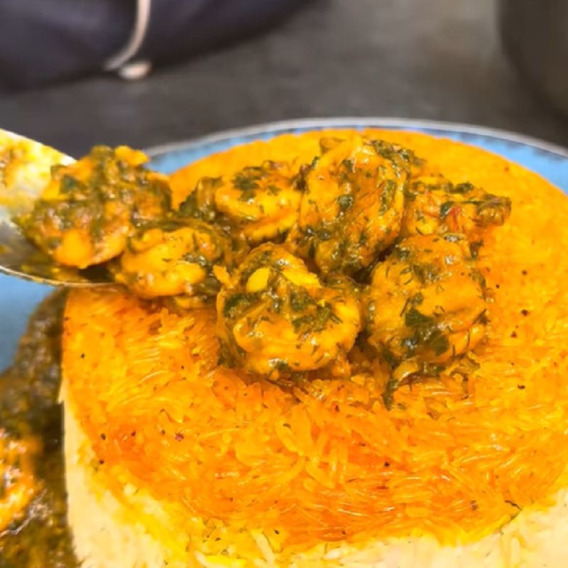 طرز تهیه پلو میگو با شوید و گشنیز