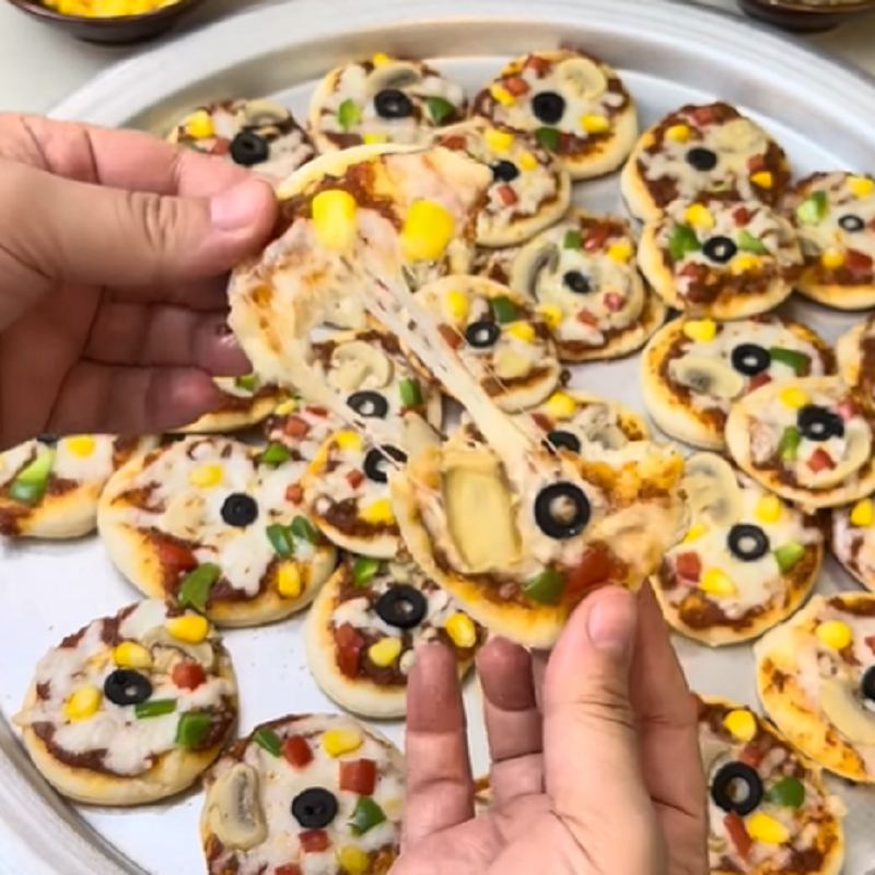 طرز تهیه مینی پیتزا خانگی در فر