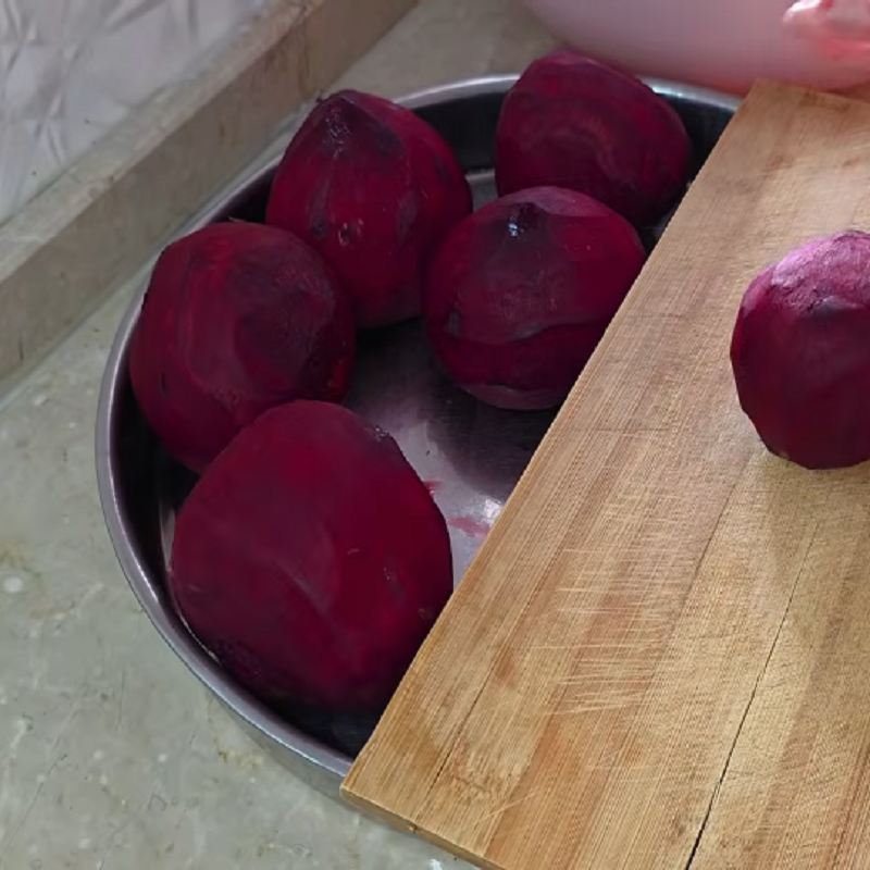 شستن و پوست گرفتن لبوها