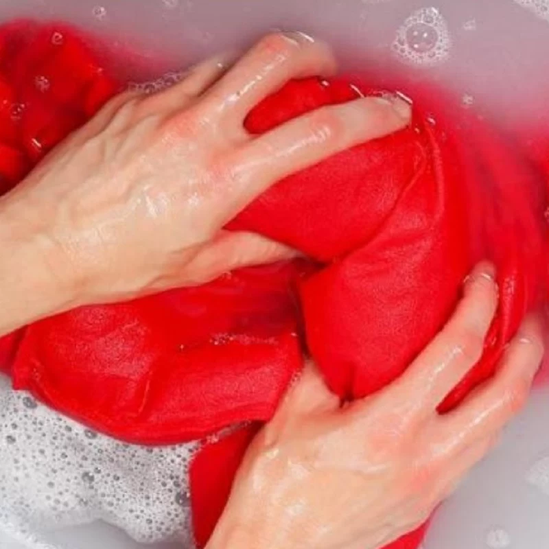 پاک کردن لکه های رنگ از روی لباس