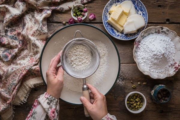 شیرینی ساق عروس