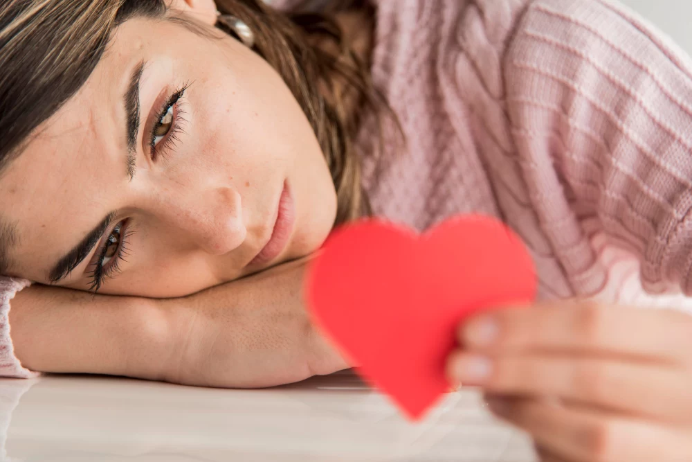 کرَش ناخواسته در رابطه متعهدانه: چگونه باید رفتار کنیم؟!