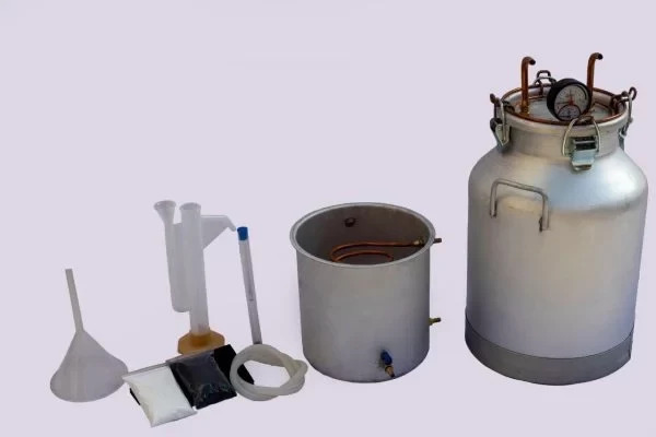 چگونه عرقیات گیاهی را در خانه تولید کنیم؟ درآمدزایی آسان!