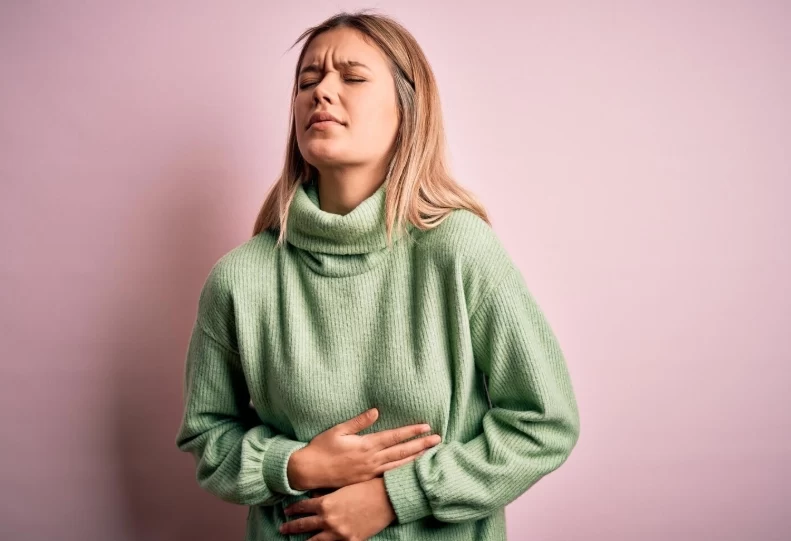 خوردن خرمالو با پوست می تواند کارتان را به جراحی بکشاند!