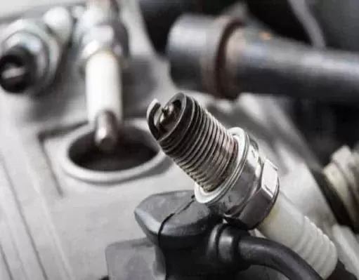 تمیز کردن شمع خودرو
