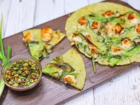 طرز تهیه پاجئون (پنکیک پیازچه کره ای) با سس مخصوص