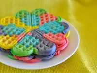 طرز تهیه وافل رنگارنگ: دسری جذاب و خوشمزه برای همه
