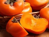 خرمالو: خواص، مضرات و طبع میوه پاییزی
