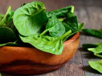 اسفناج: از خواص شگفت انگیز تا مضرات مصرف بی رویه
