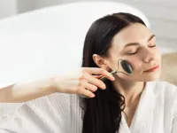 طریقه ماساژ صورت با ماساژور صورت