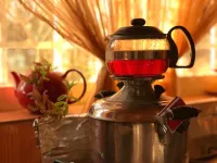 ۸ اشتباه رایج دم کردن و خوردن چای که از آن ها خبر ندارید!