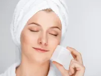 چگونه کرم مرطوب کننده طبیعی بسازیم؟ | روشی ساده و ارزان!