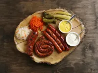 راهنمای کامل تولید سوسیس و کالباس خانگی + مسیر درآمدزایی!
