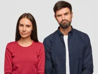 سندرم خشخاش بلند چیست؟ تیغ بُرنده ی حسادت اطرافیان!