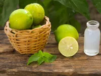 آب لیمو برای معده خوب است یا بد؟ بررسی ۵ نکته ی پزشکی!