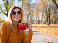 ۷ دمنوش گیاهی مؤثر برای تعادل هورمون استروژن در زنان!