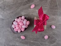 دراژه چیست و چه فرقی با اسمارتیز دارد؟ ۳ راز خوشمزه!