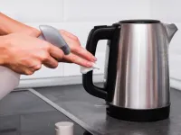 ۷ ترفند خانگی برای جرم گیری کتری برقی + آموزش کاربردی!