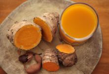 خواص بی نظیر مصرف زردچوبه صبح ناشتا