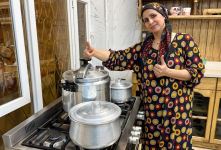 طرز تهیه زرشک پلو با خروس محلی و برنج رشته ای