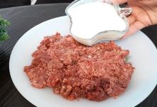ماست + گوشت چرخکرده: طرز تهیه کباب شامی پوک در ۱۰ دقیقه