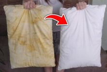 چگونه به راحتی لکه های بالش را از بین ببریم؟ | روشی ساده و سریع